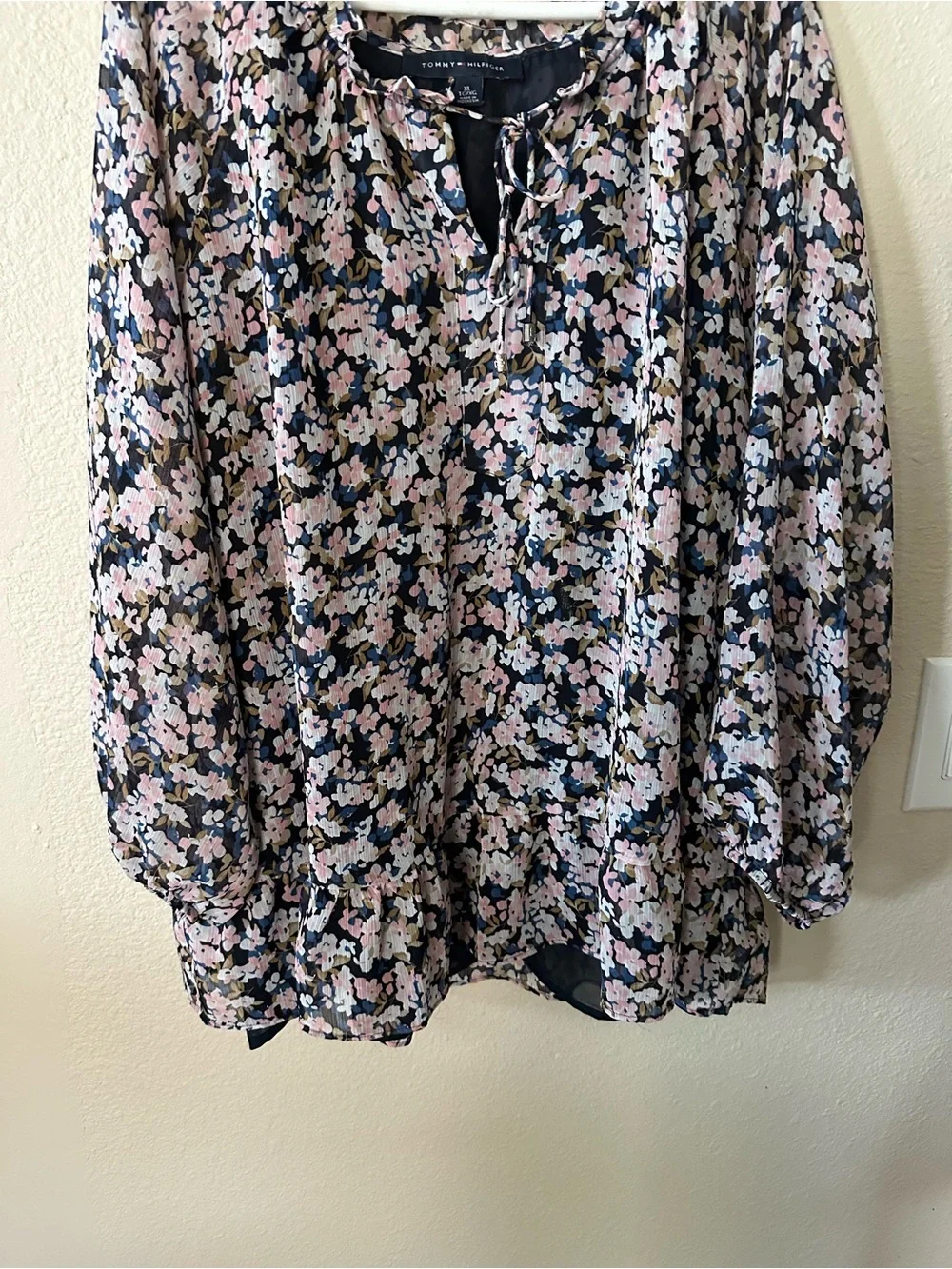 Tommy Hilfiger women's Floral Peasant Blouse -Flowers size XL/ NWOT 1121 - Picture 3 of 5